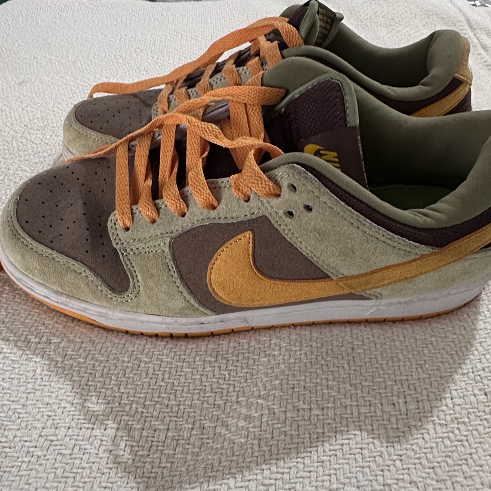 Nike Dunk Low SE Dusty Olive Gold Green Brown Yellow Suede DH5360-300 Men sz 8.5